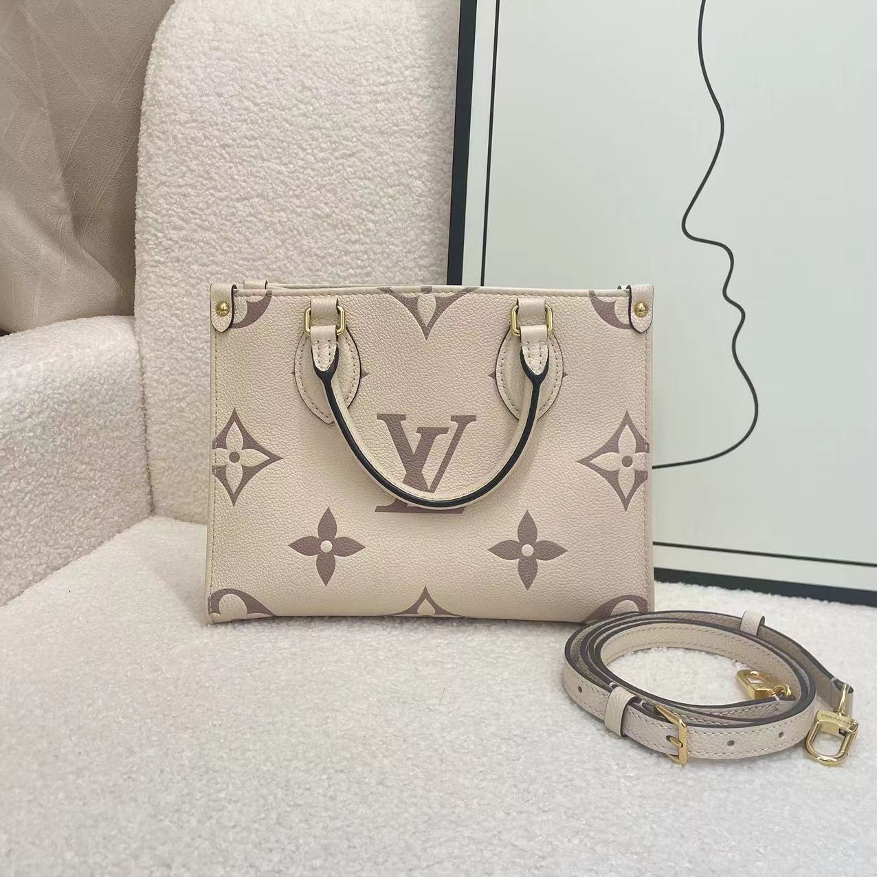 #A484 LOUIS VUITTON