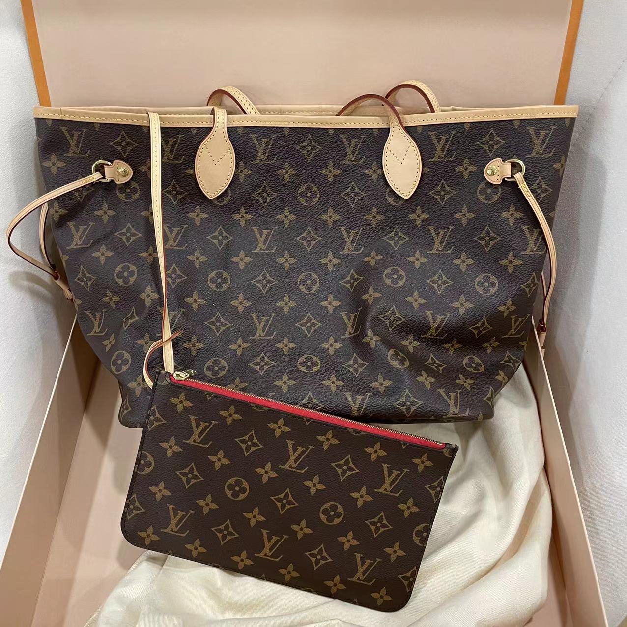 #B00690 LOUIS VUITTON