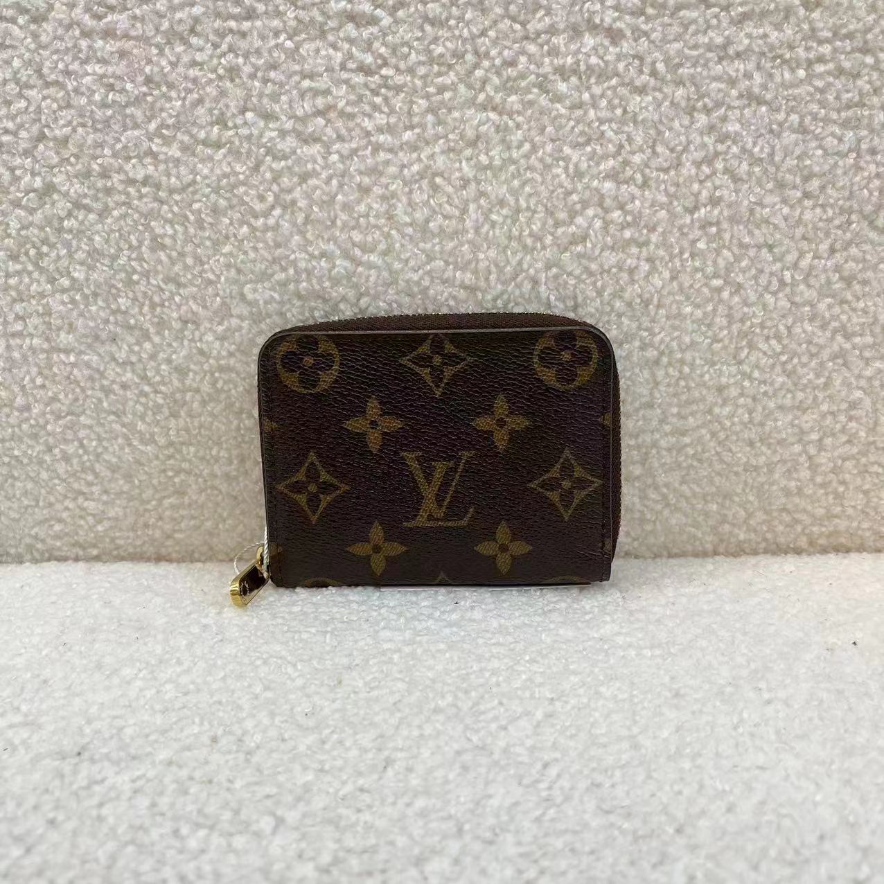 #A548 LOUIS VUITTON