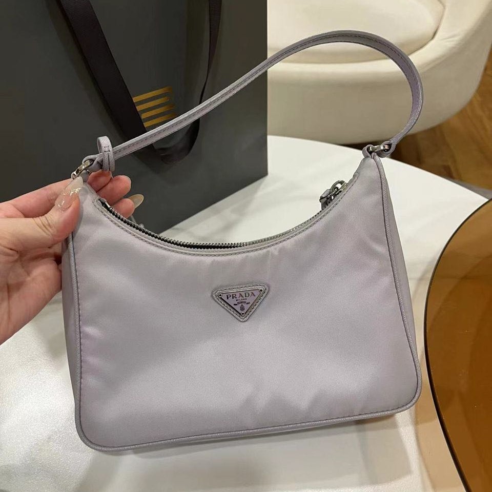 #B00835 PRADA
