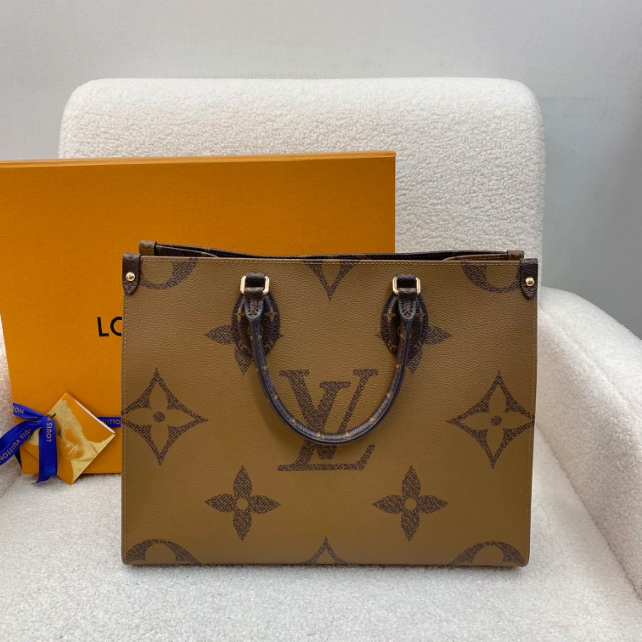 #A752 LOUIS VUITTON