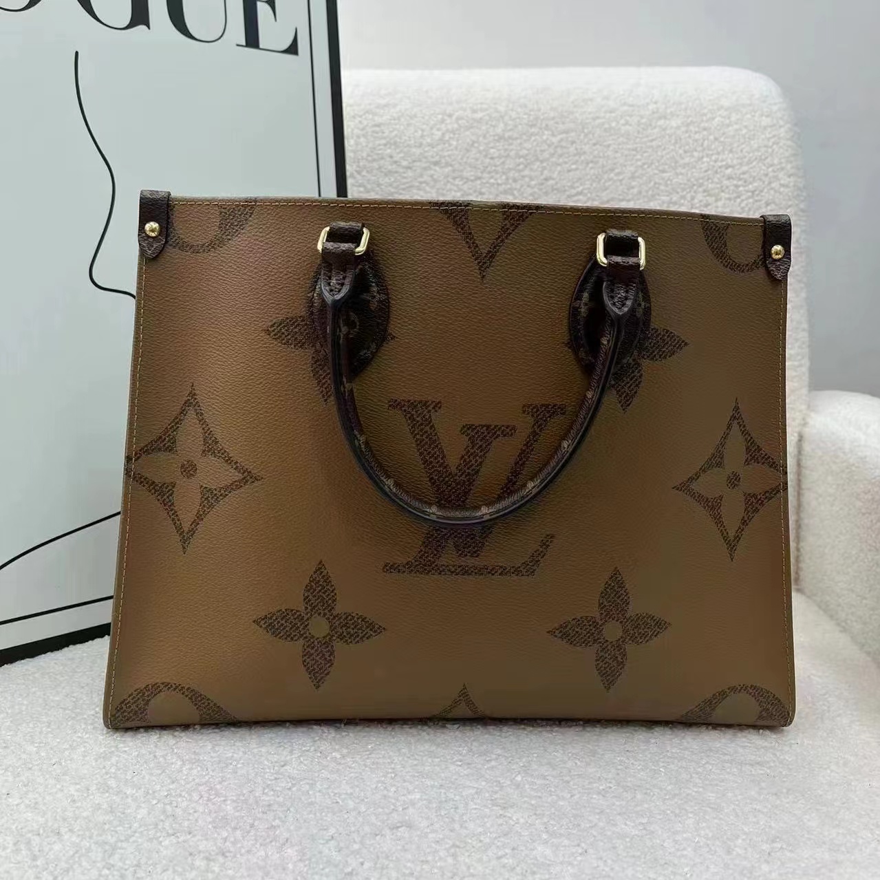 #A807 LOUIS VUITTON