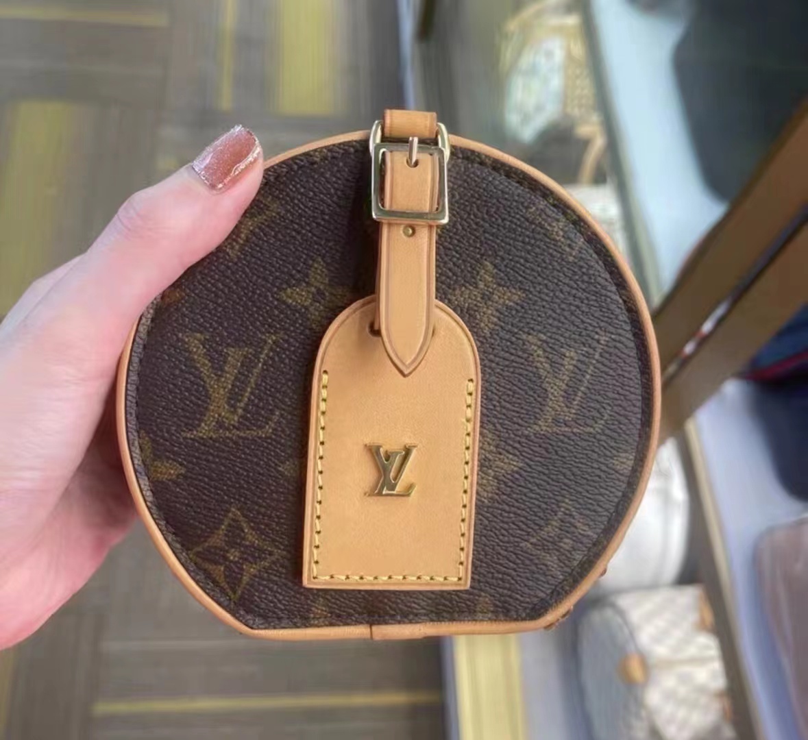 #A859 LOUIS VUITTON