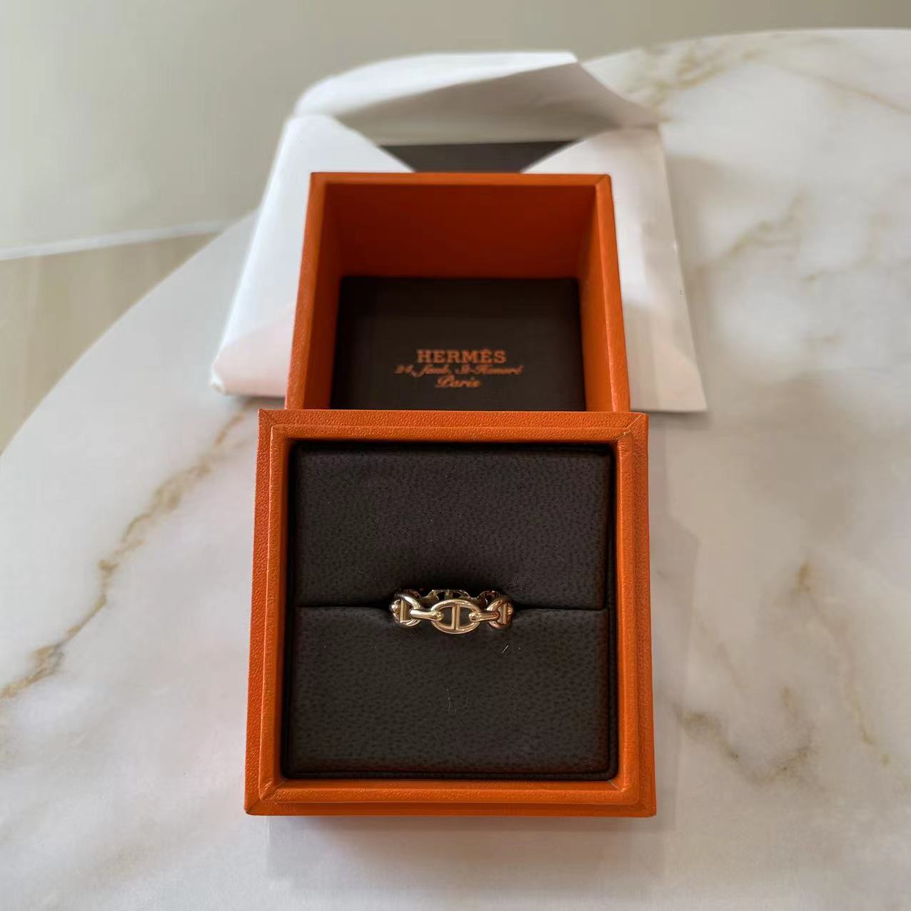 #B01028 HERMES