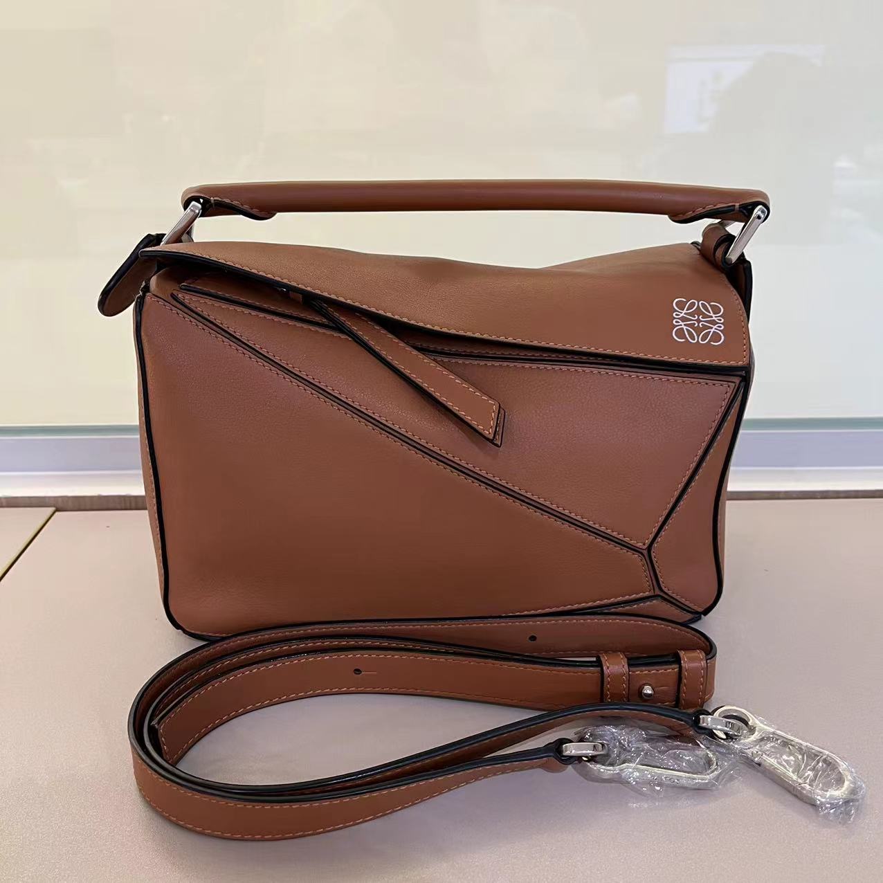 #A1103 LOEWE