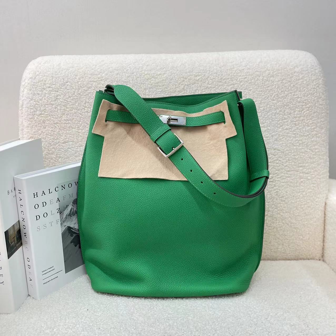 #A1092 HERMES