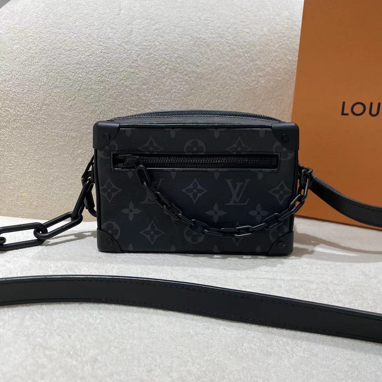 #A1148 LOUIS VUITTON
