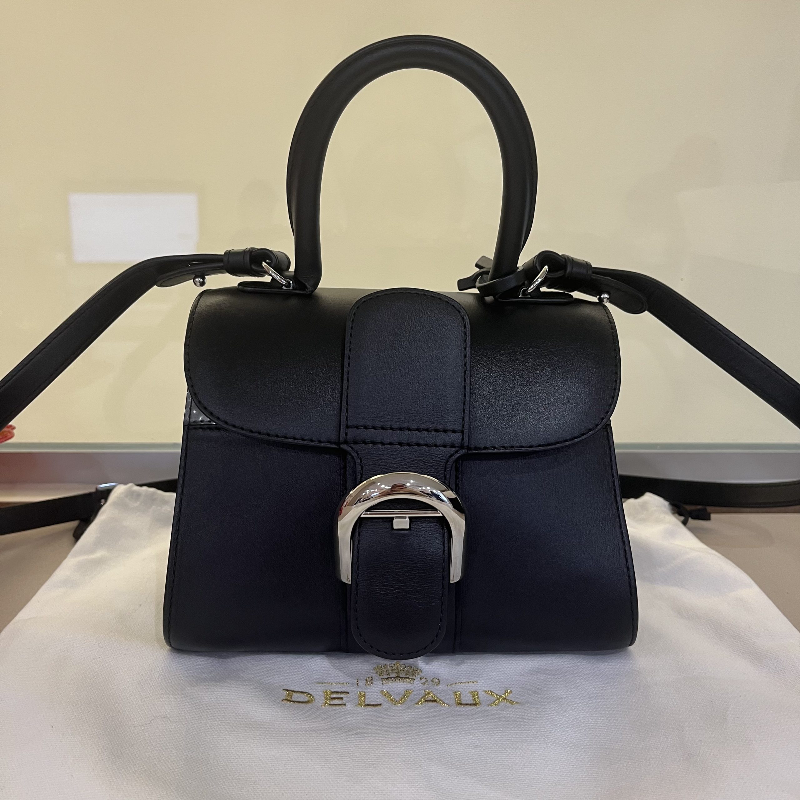 #A1348 DELVAUX