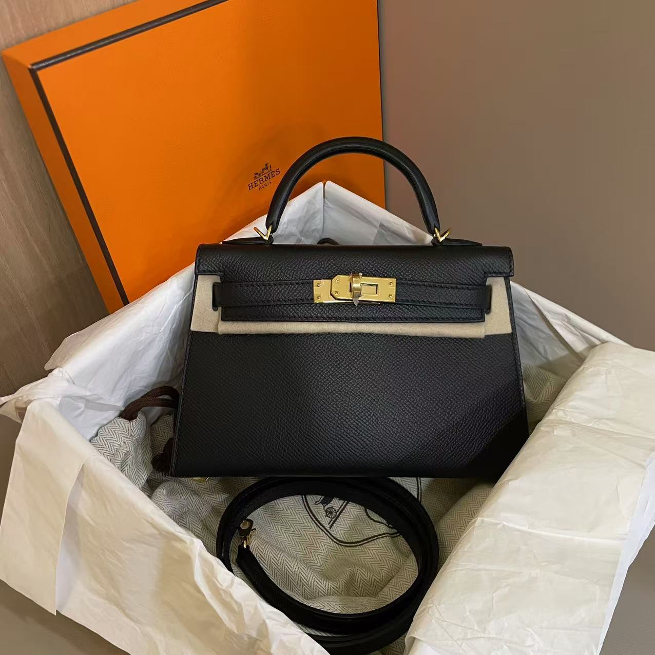 #A1398 HERMES