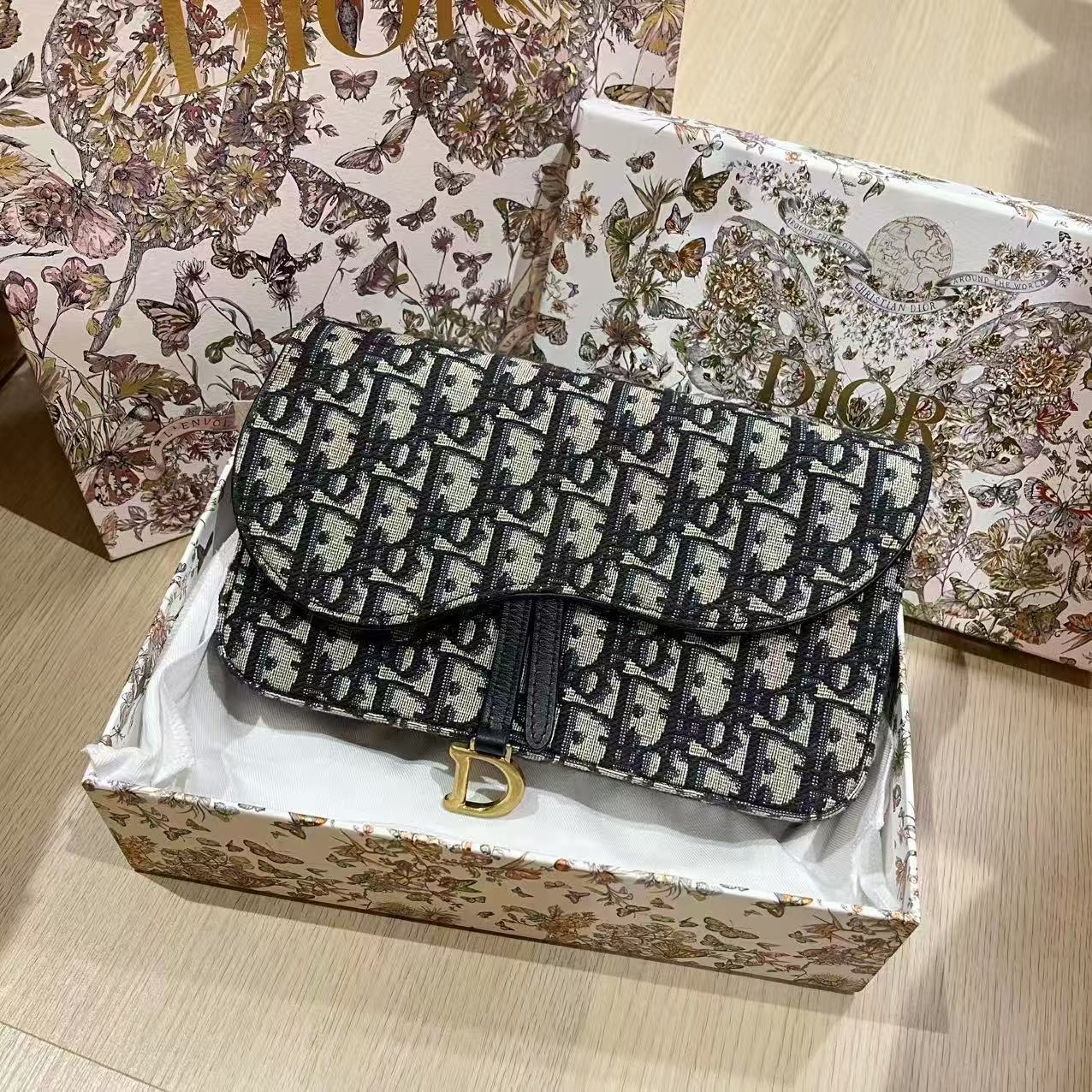 #A1451 DIOR