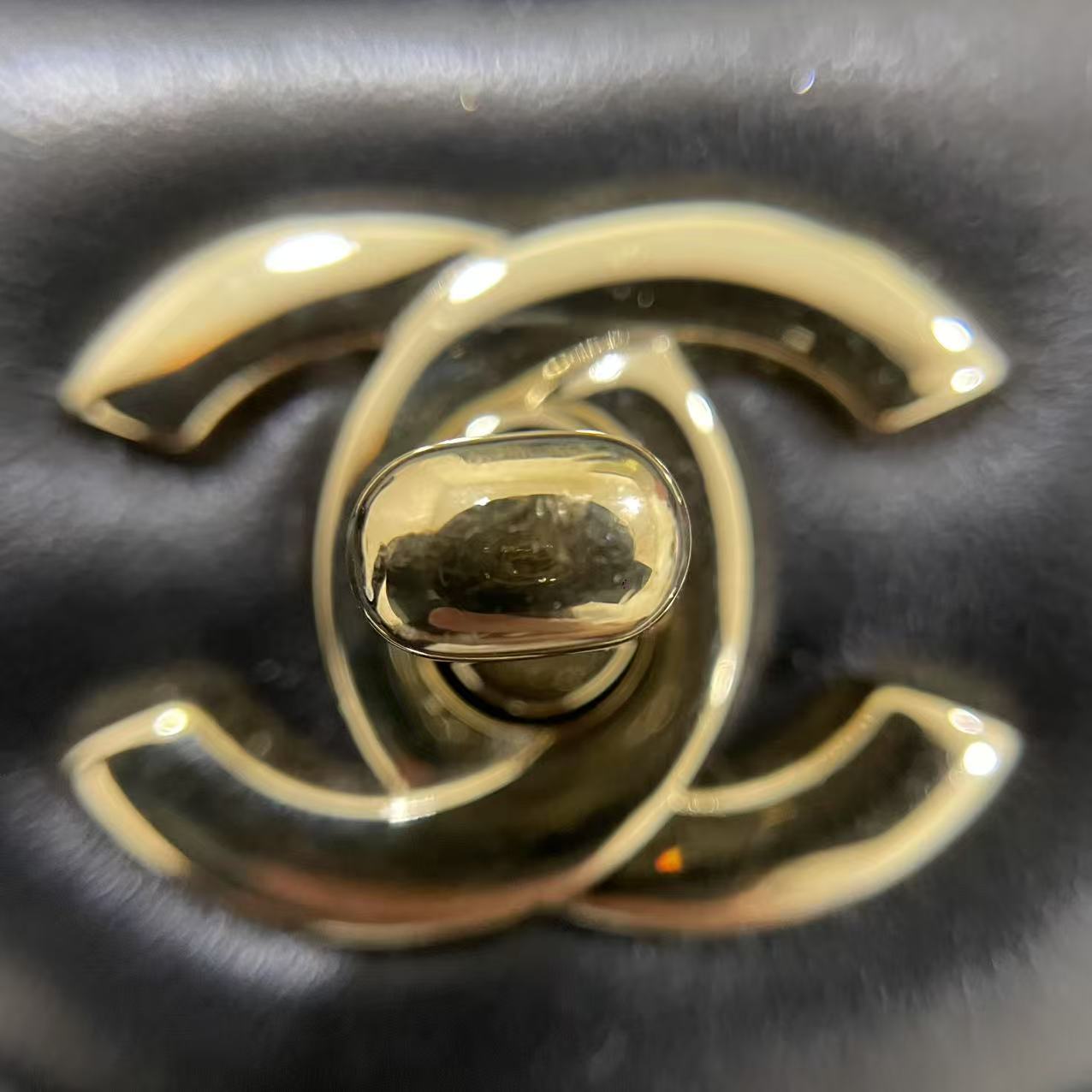 CHANEL - Image 2