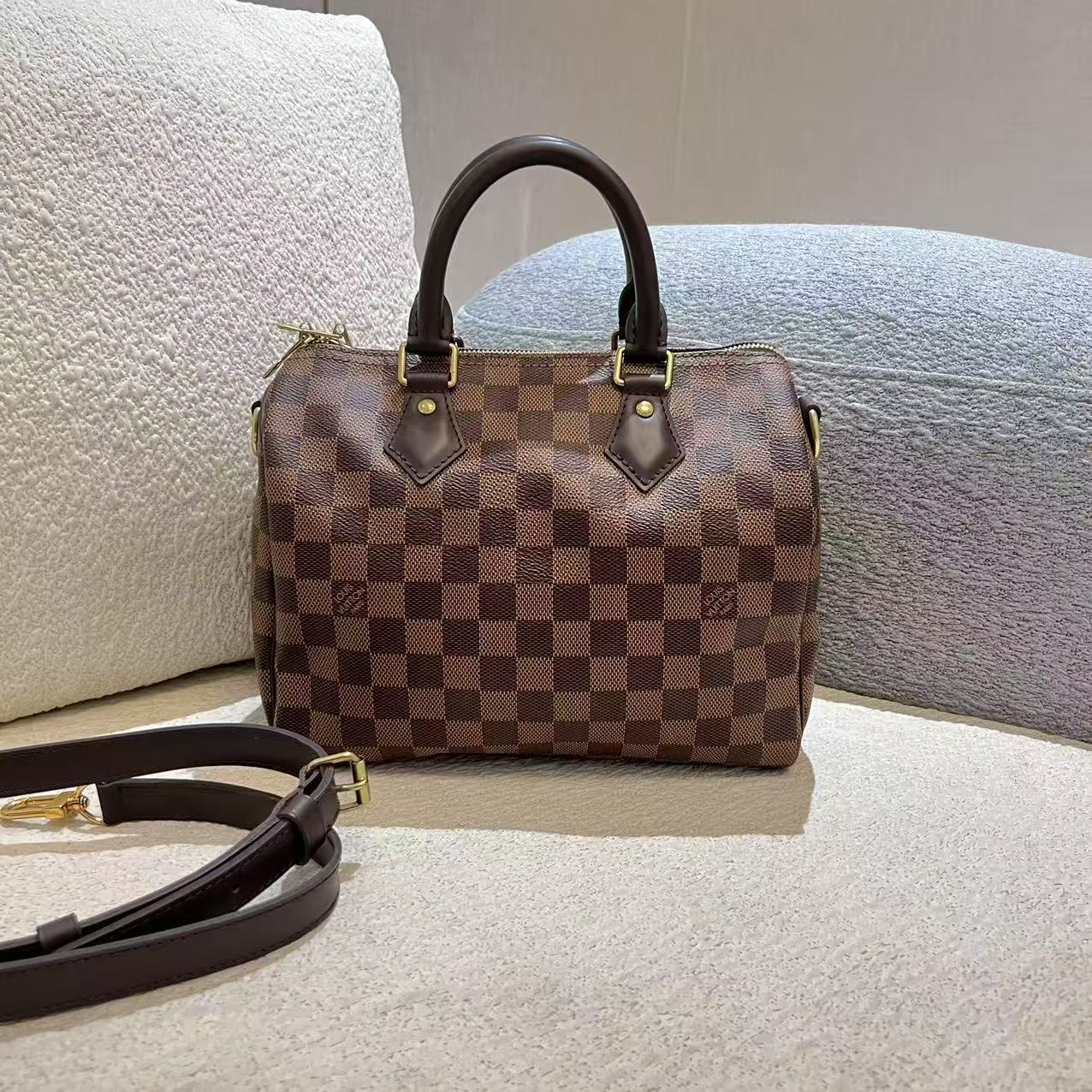 #A1475 LOUIS VUITTON