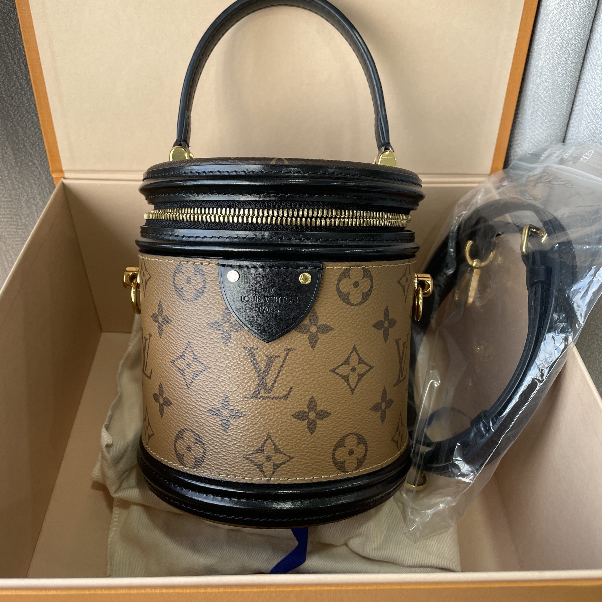 #B01333 LOUIS VUITTON