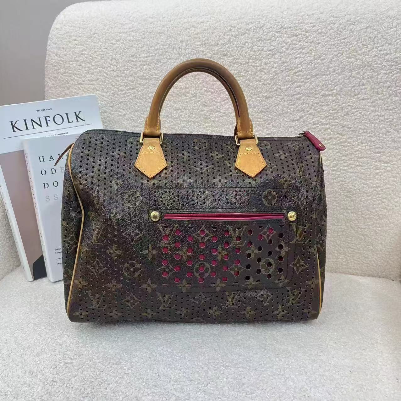 #A1527 LOUIS VUITTON