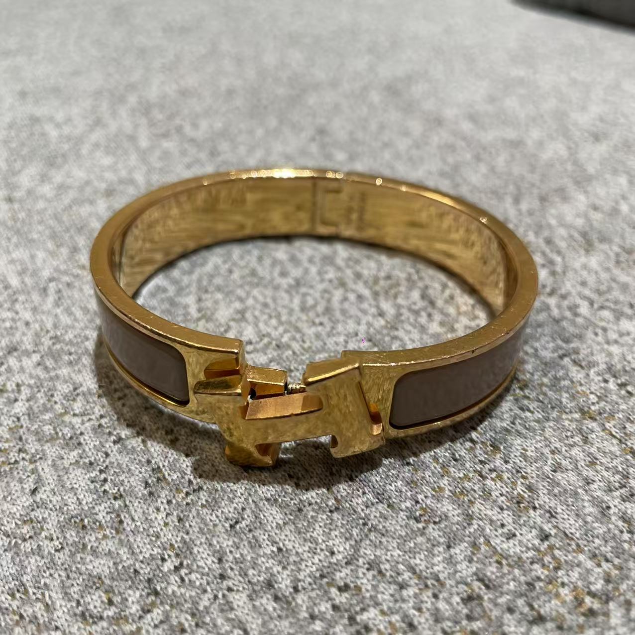 #B01350 HERMES