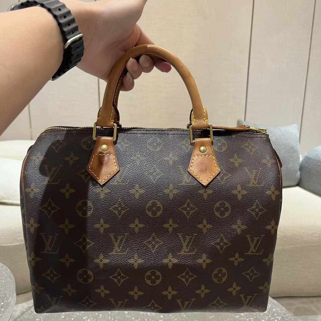LOUIS VUITTON