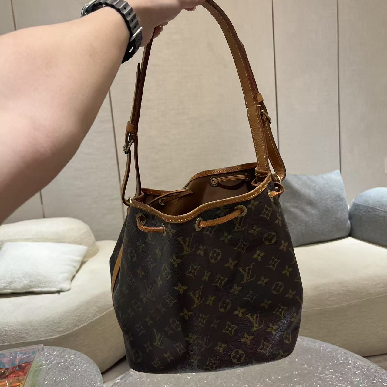 LOUIS VUITTON