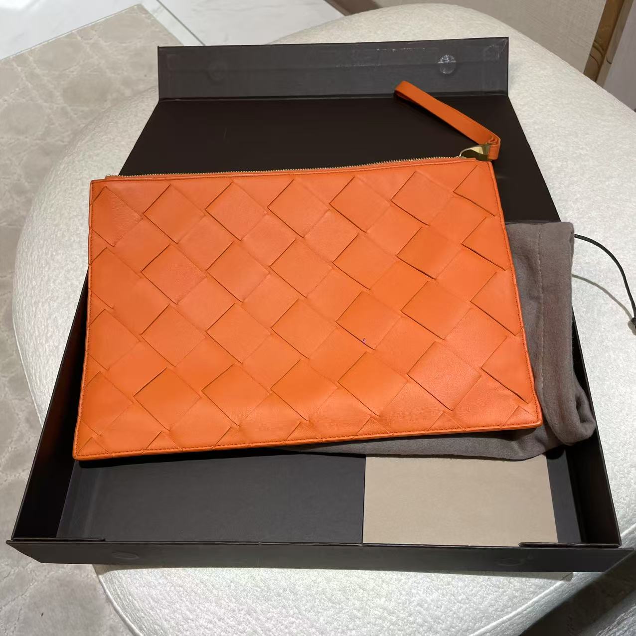 #B01398 BOTTEGA VENETA