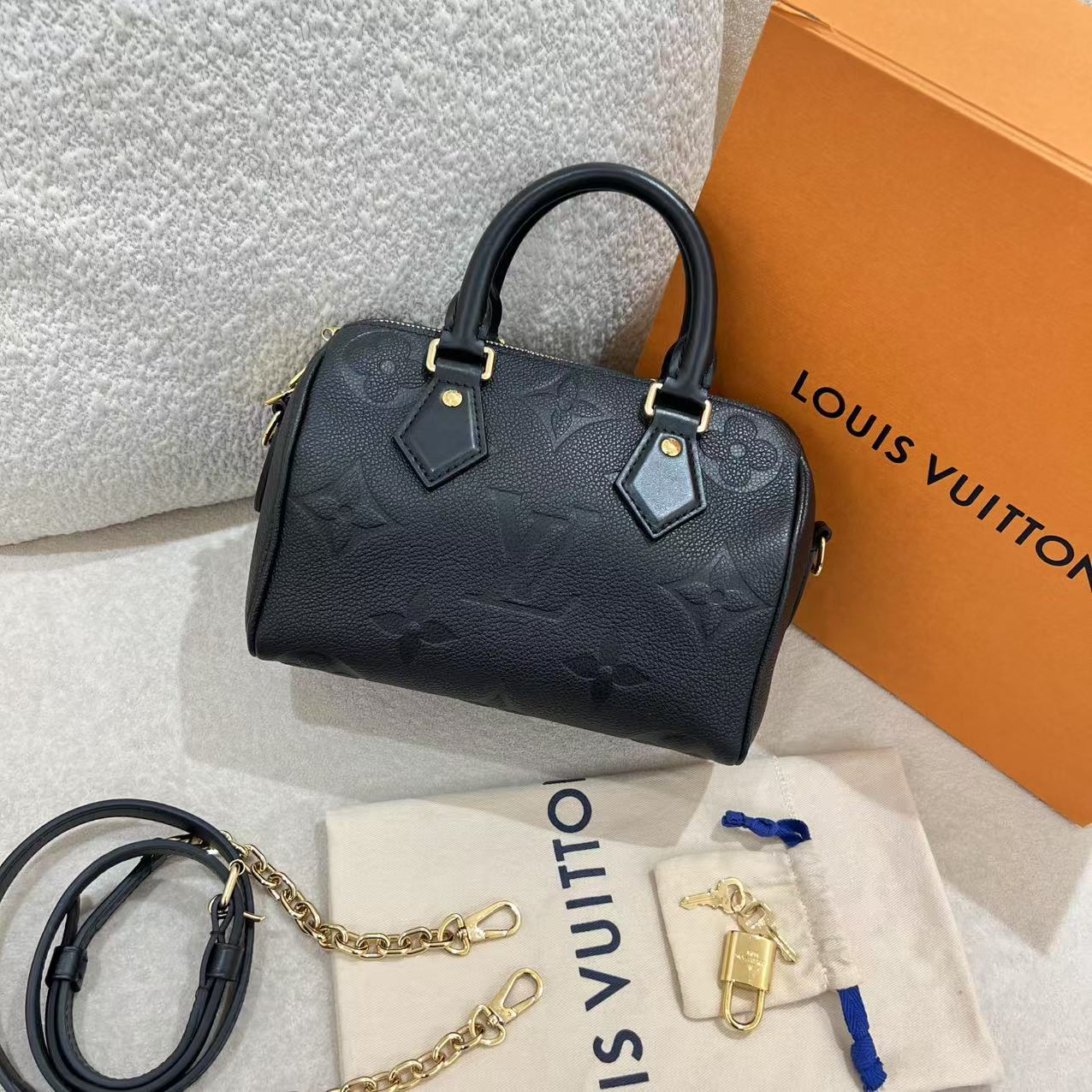 #A1618 LOUIS VUITTON