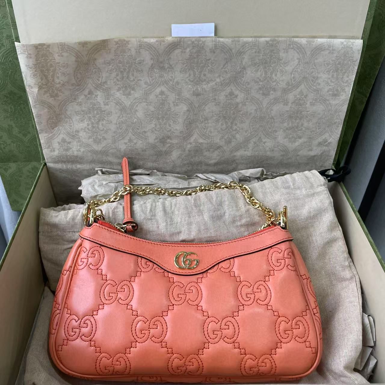 #B01414 GUCCI