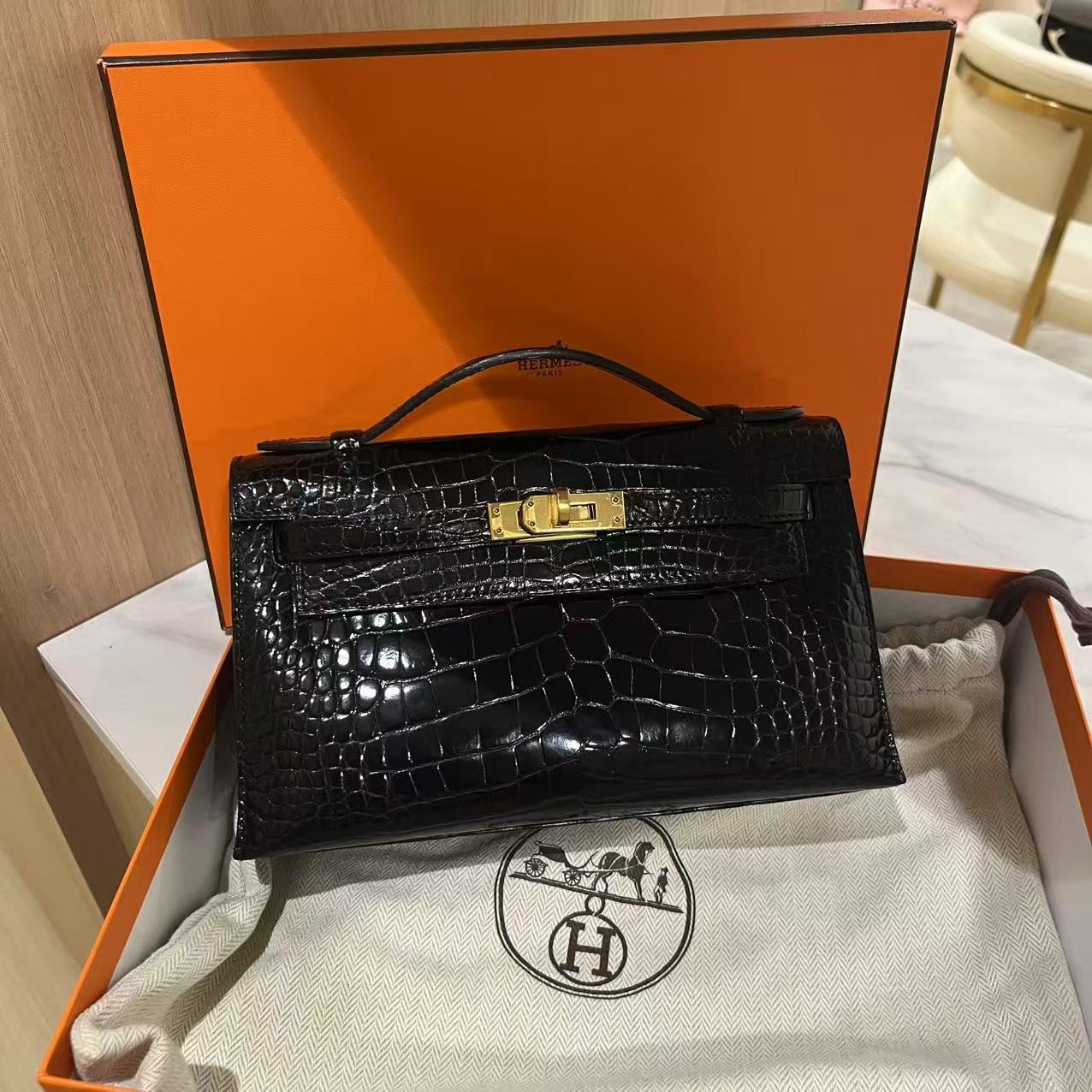 #A1629 HERMES