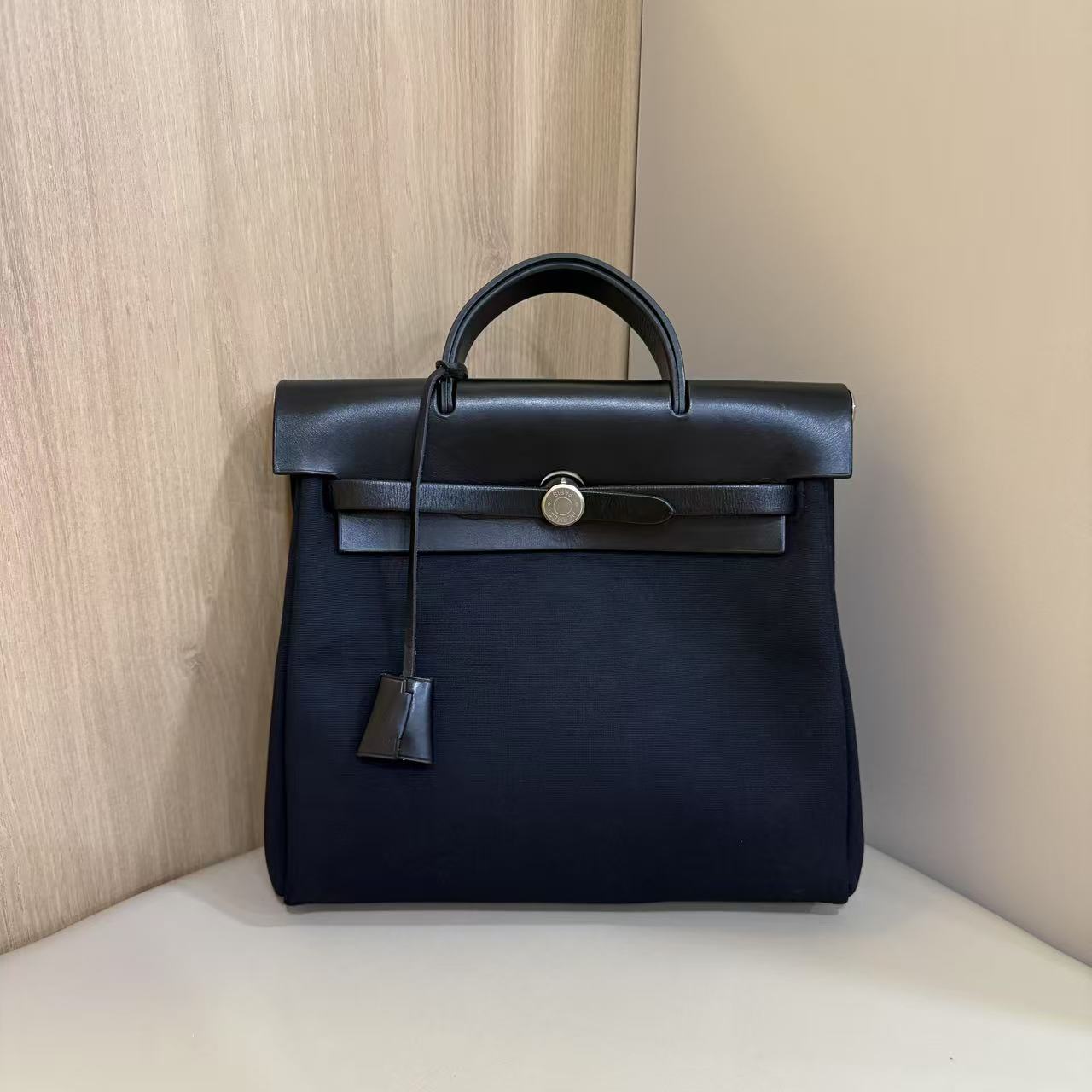 #A1647 HERMES