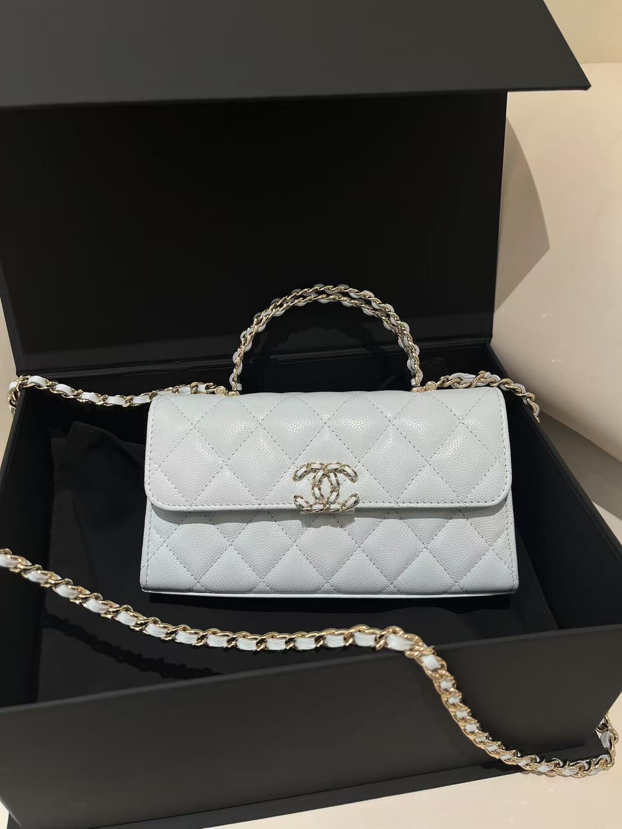 #A1658 CHANEL
