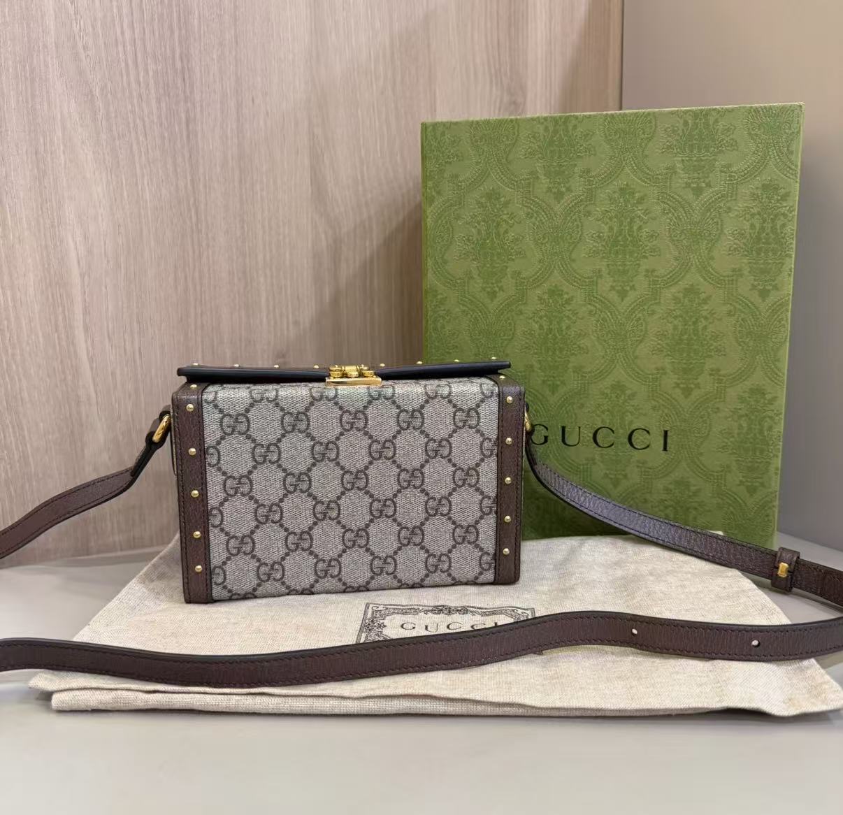 #A1685 GUCCI