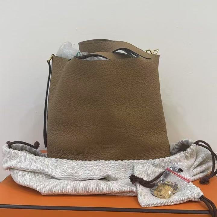 #A1725 HERMES