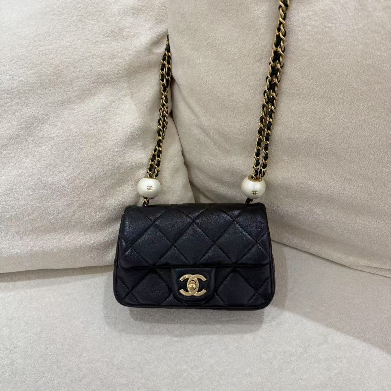 #A1733 CHANEL