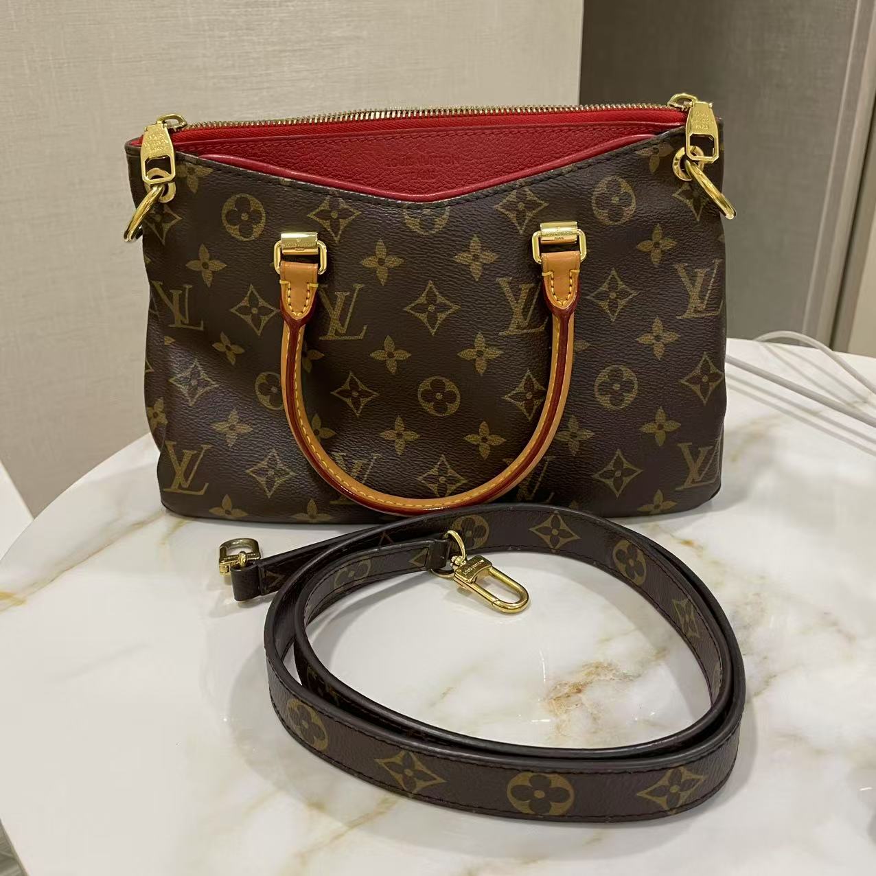 #B01493 LOUIS VUITTON