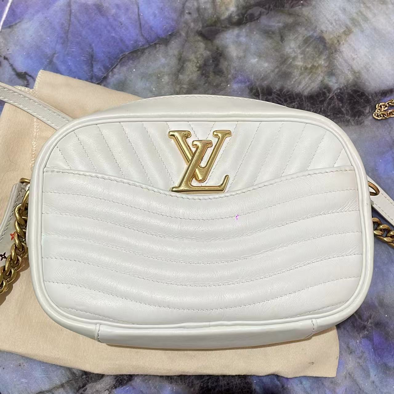 #B01518 LOUIS VUITTON