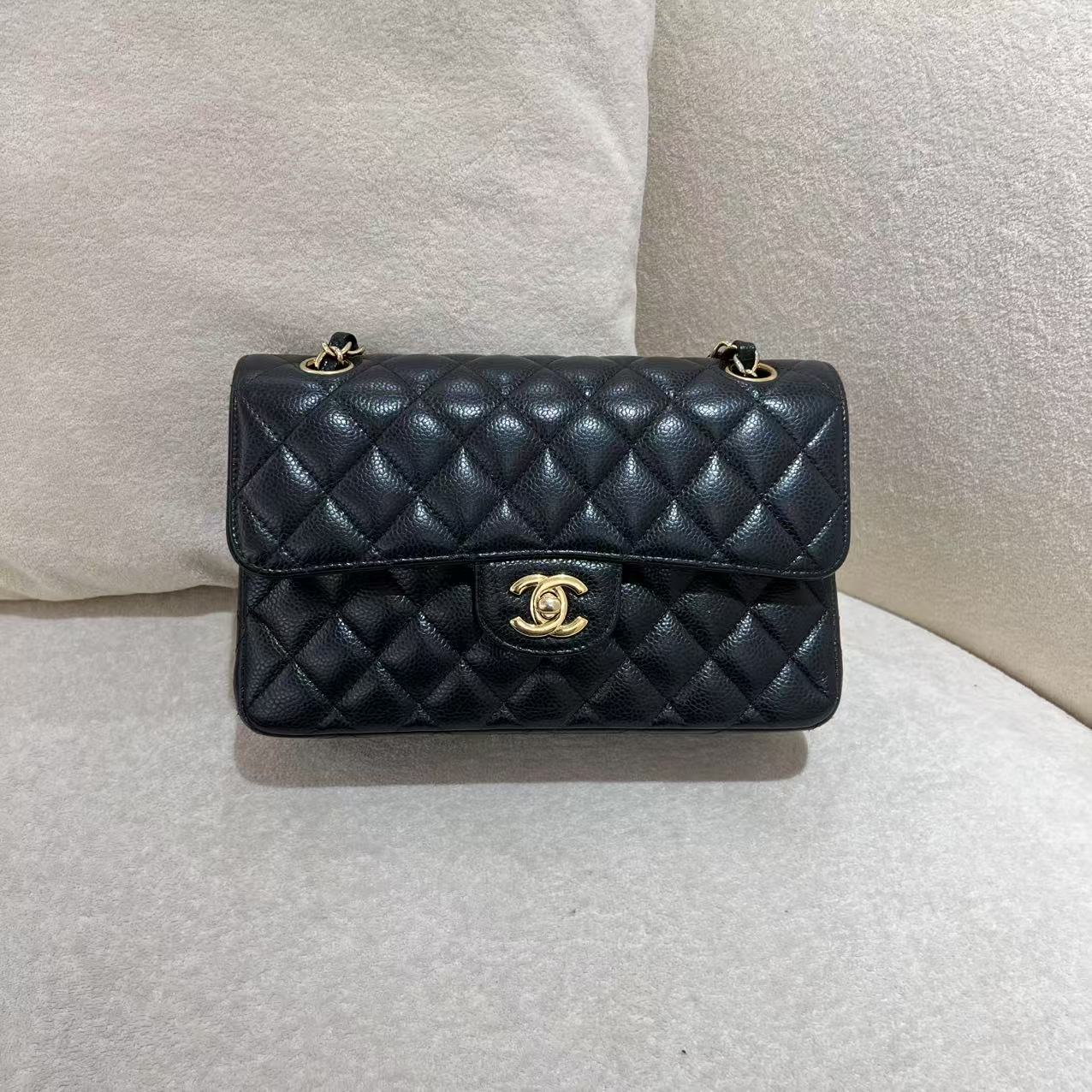 #A1762 CHANEL