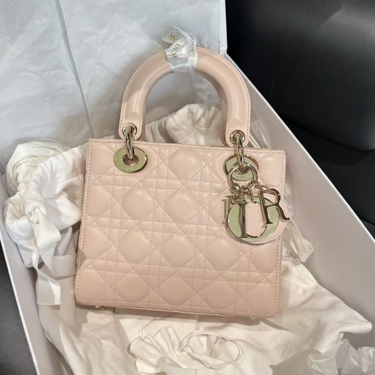 #A1796 DIOR
