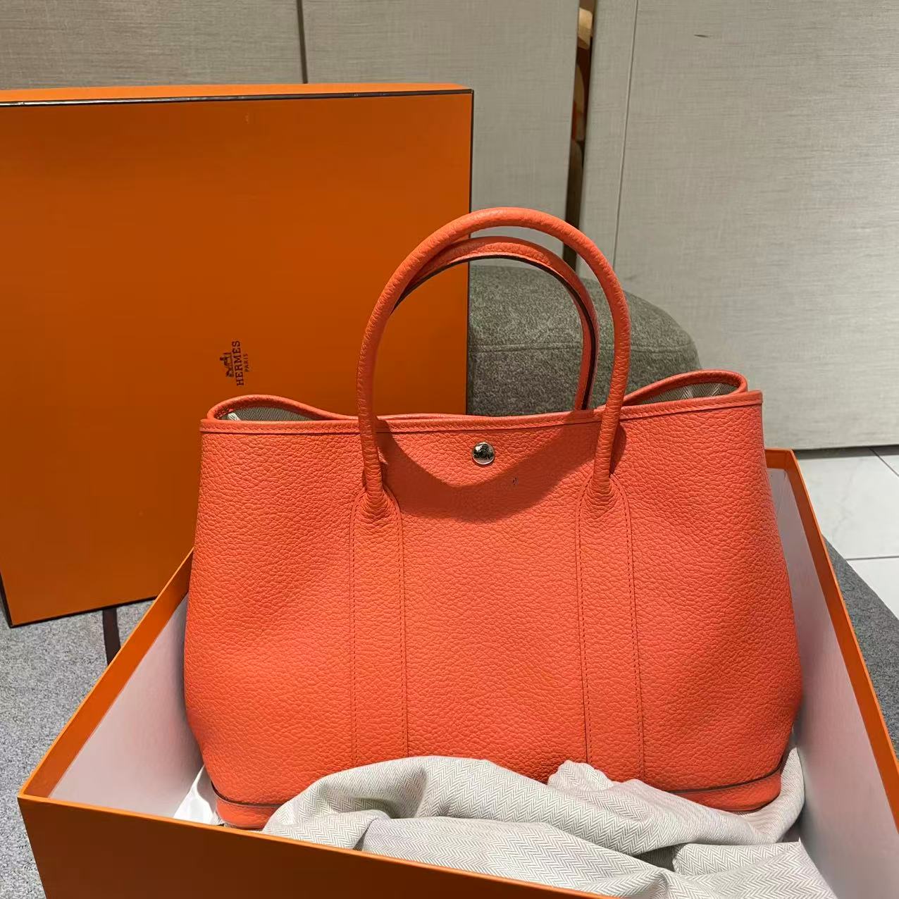 #B01542 HERMES