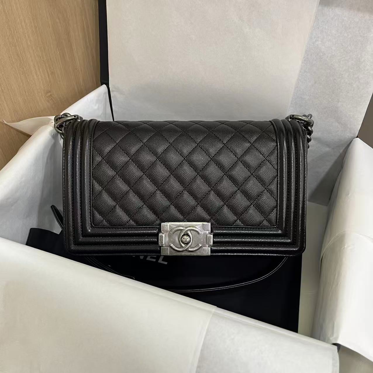 #A1831 CHANEL