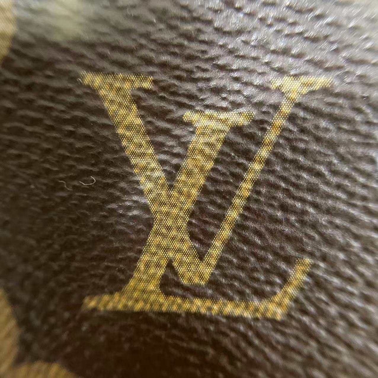 LOUIS VUITTON - Image 2