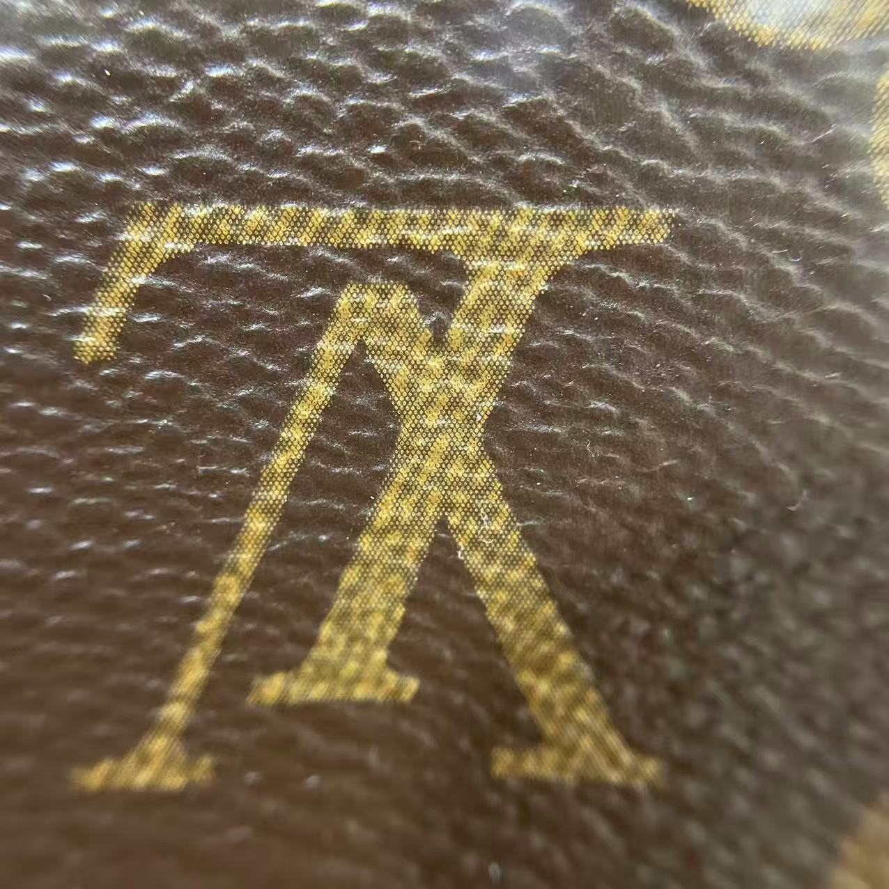 LOUIS VUITTON - Image 3