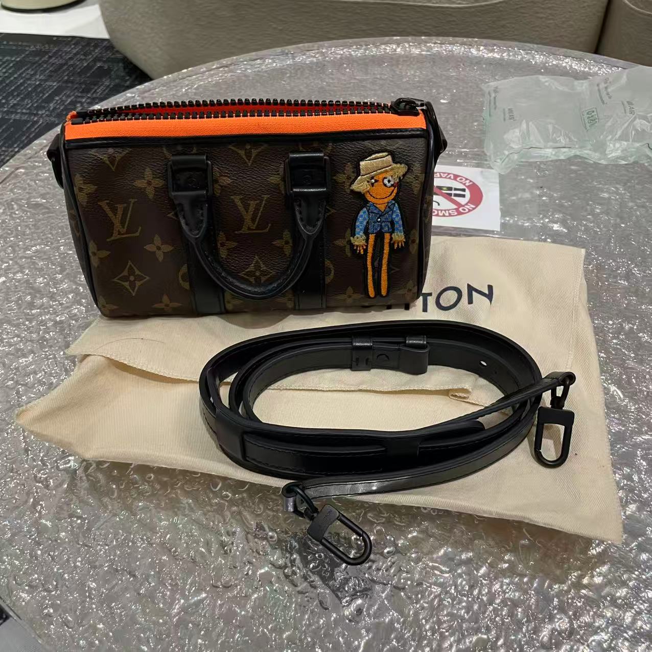 #B01607 LOUIS VUITTON