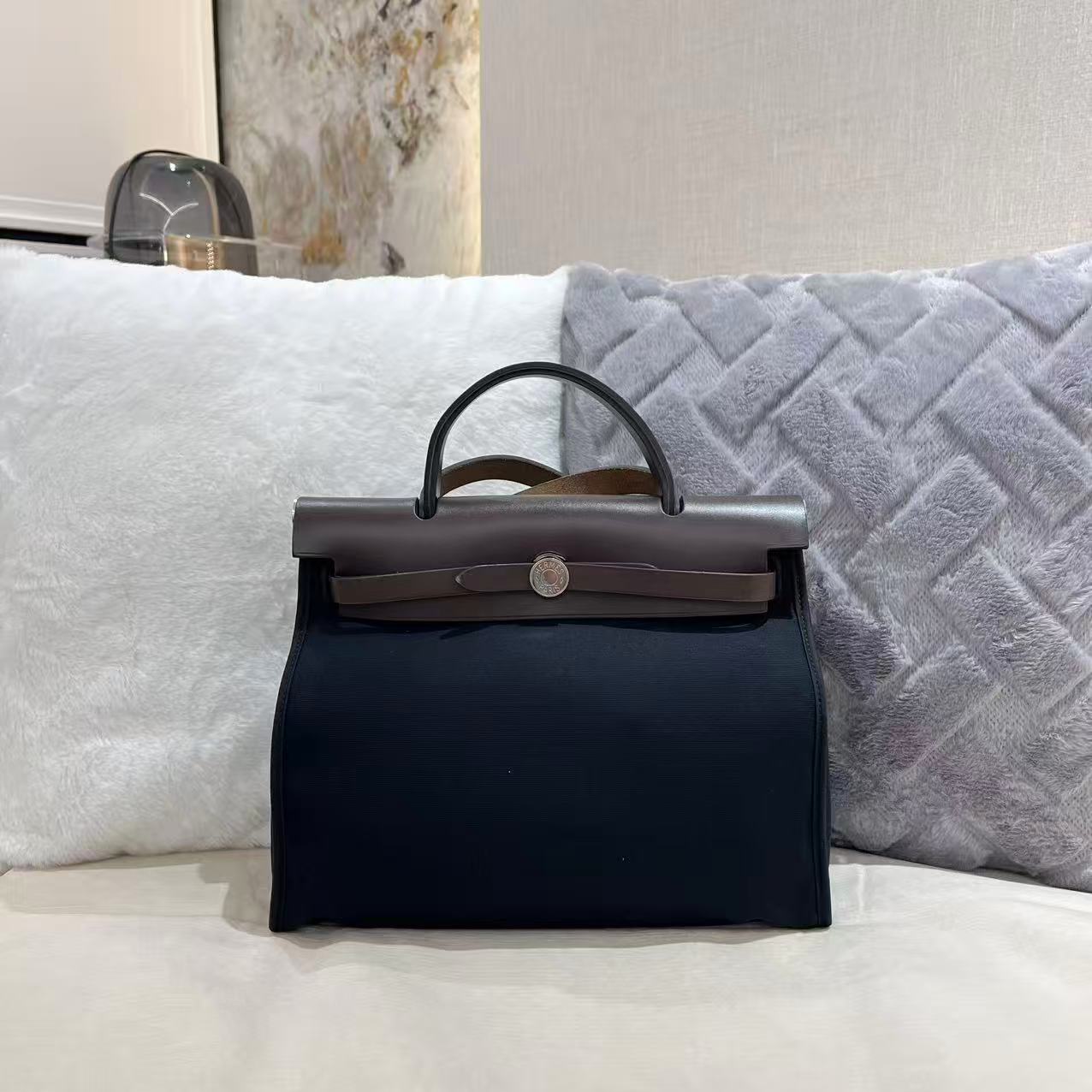 #A1850 HERMES