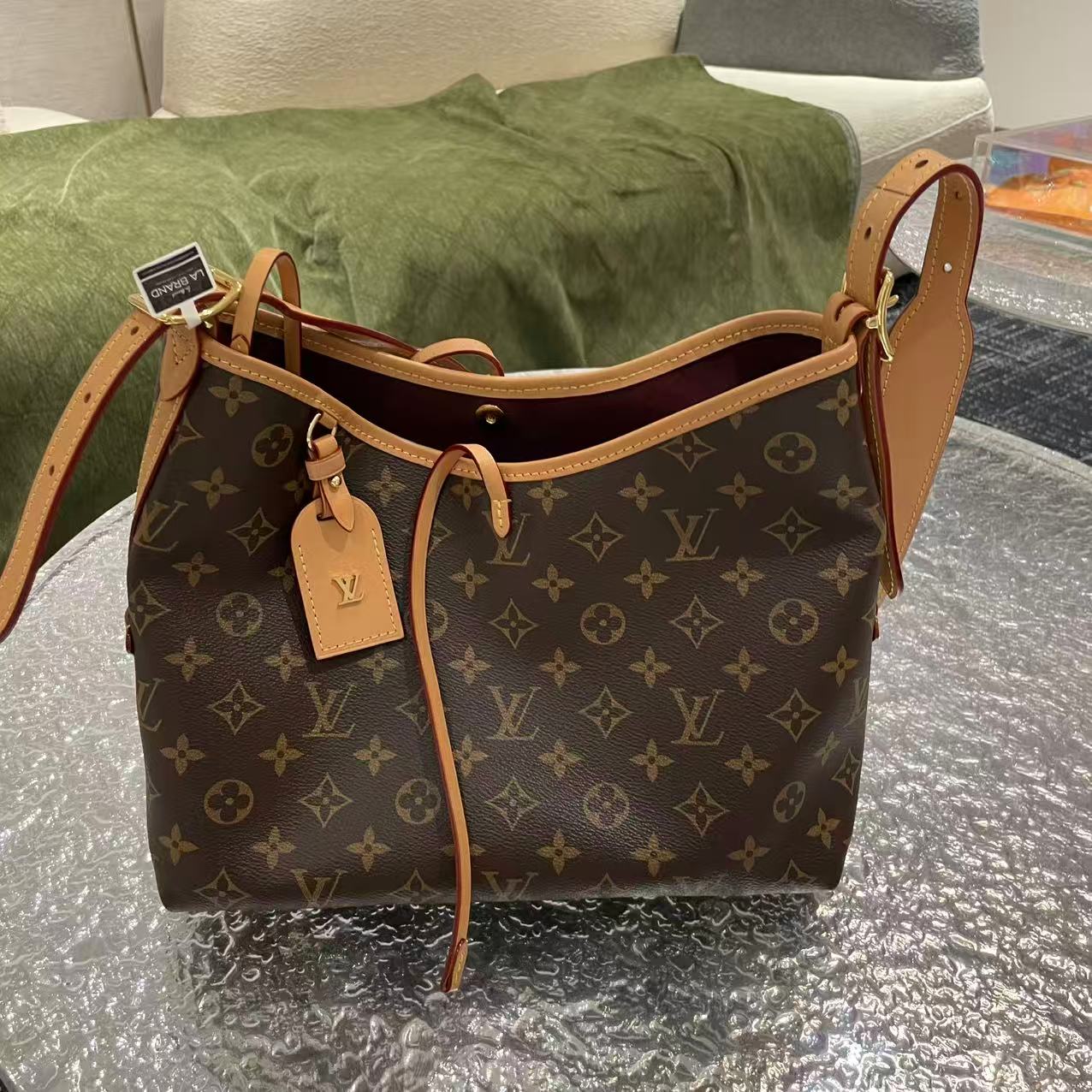 LOUIS VUITTON