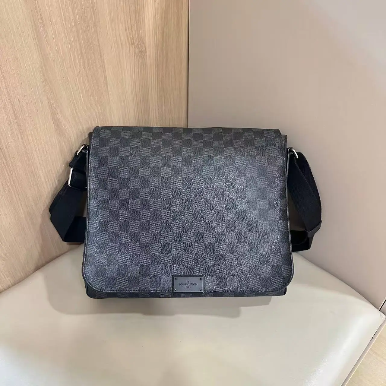 #A2037 LOUIS VUITTON