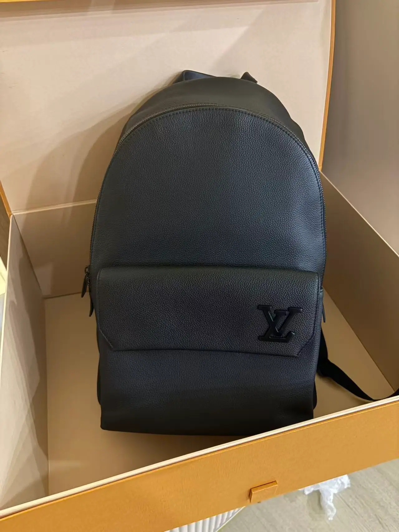 #A2066 LOUIS VUITTON