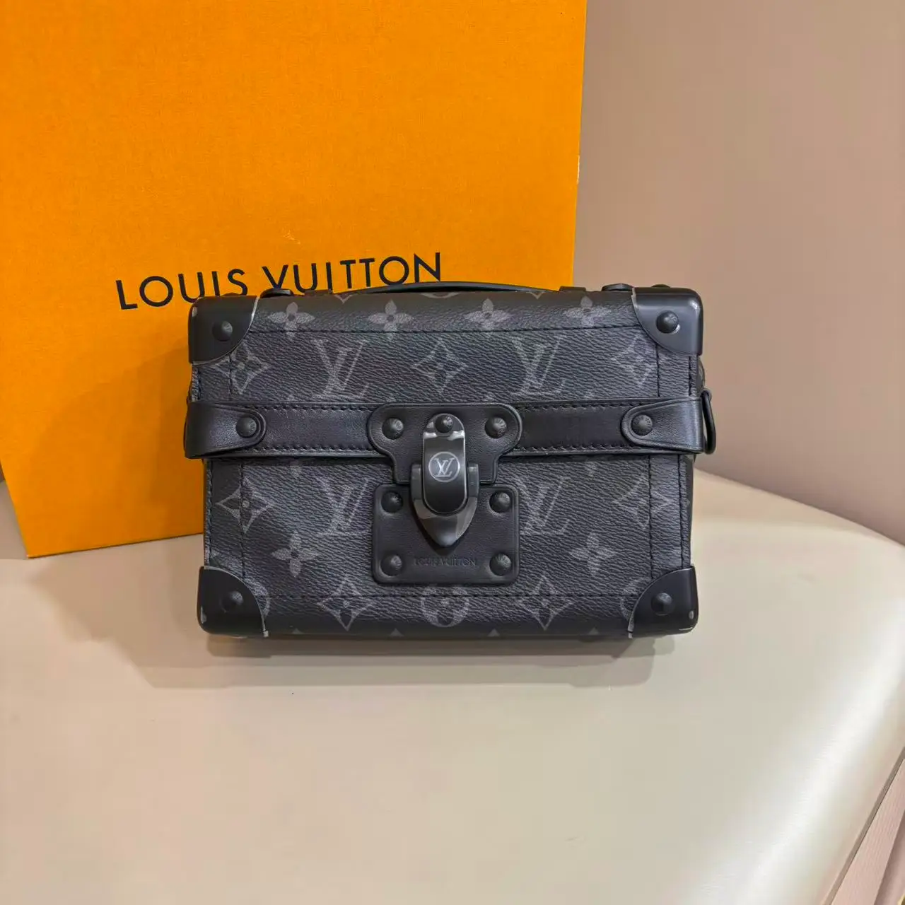 #A2092 LOUIS VUITTON